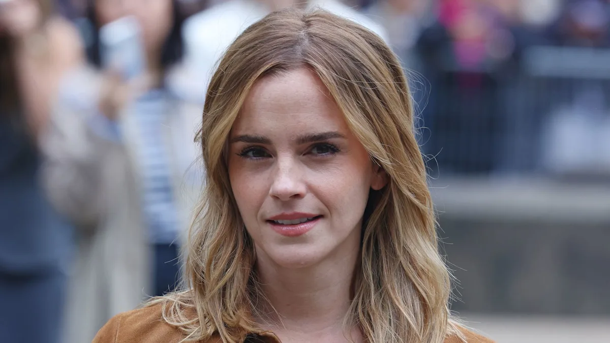 Emma Watson and Gonzalo Hevia Baillères, a captivating couple, with a deep connection, and a bright future ahead, featuring the talented actress and her mysterious Mexican billionaire boyfriend, with a charming smile and charismatic personality