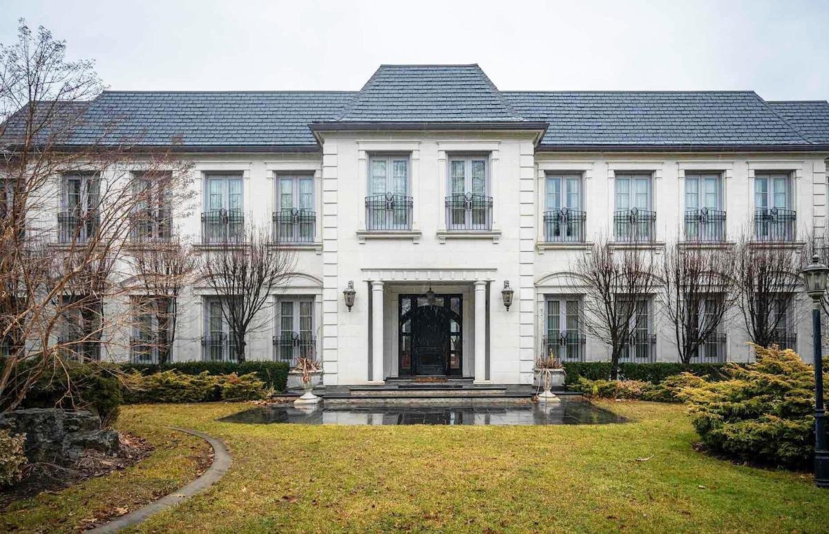 Luxury Mansion in UK Countryside