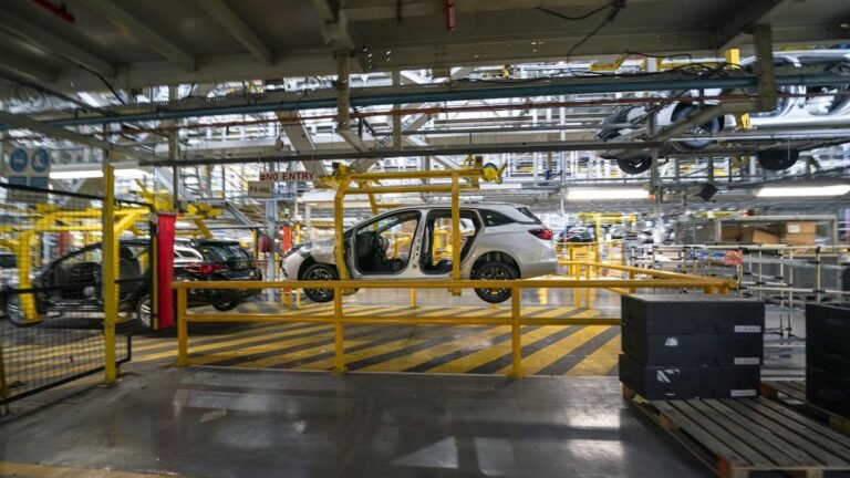 UK manufacturing growth and recovery