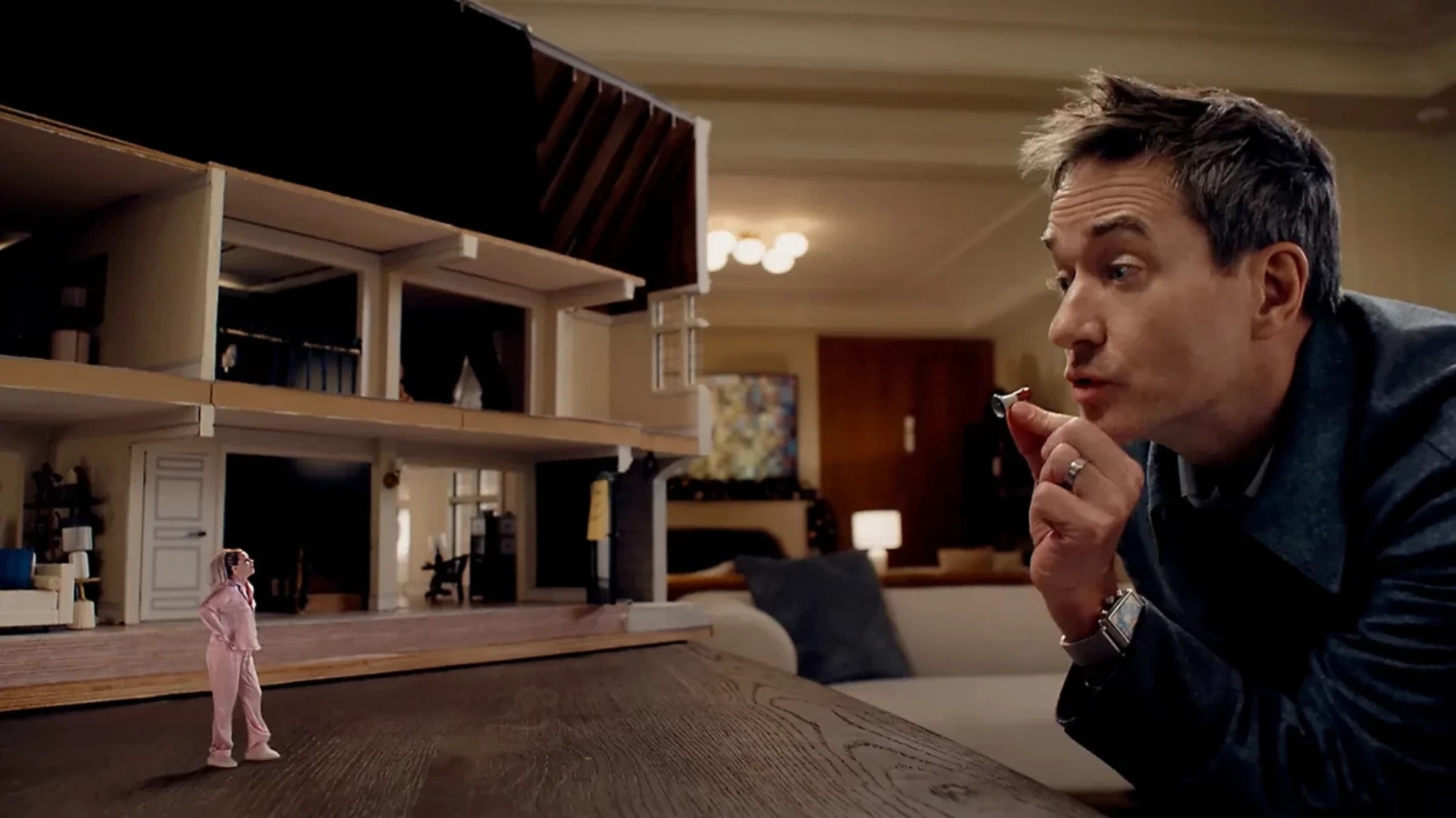 Miniaturised Elizabeth Banks and Matthew Macfadyen in The Miniature Wife, a new UK series exploring the consequences of experimental science on relationships, with a focus on the miniature wife and her husband's behaviour