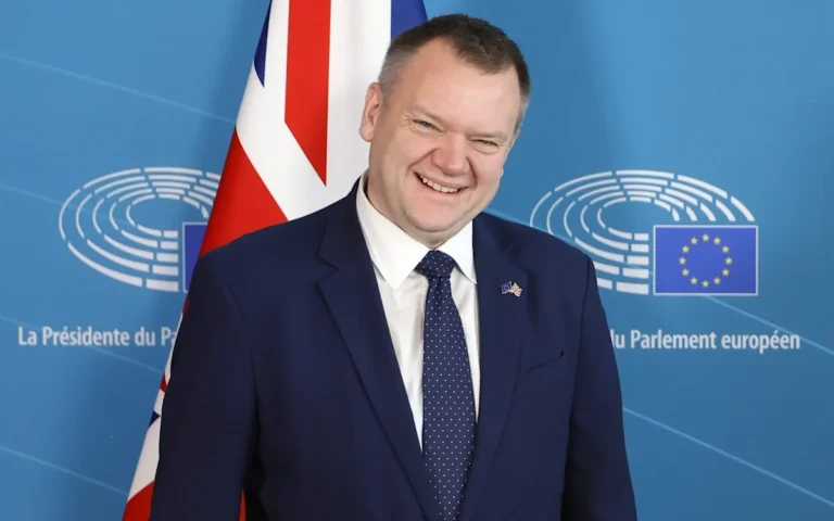 A group of international students from the EU and UK collaborating on a project, symbolising the potential for increased educational cooperation and reduced university tuition fees for EU students