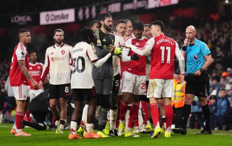 Martinelli apologises for shove on Bradley