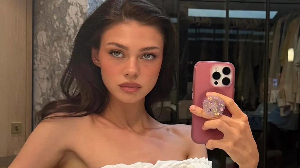 Nicola Peltz, a renowned actress, has been making headlines with her ongoing transformation, sparking concern and debate among her fans and highlighting the importance of responsible social media behaviour, with her recent photo deletion demonstrating her awareness of her fans' concerns and the need for mindful online behaviour