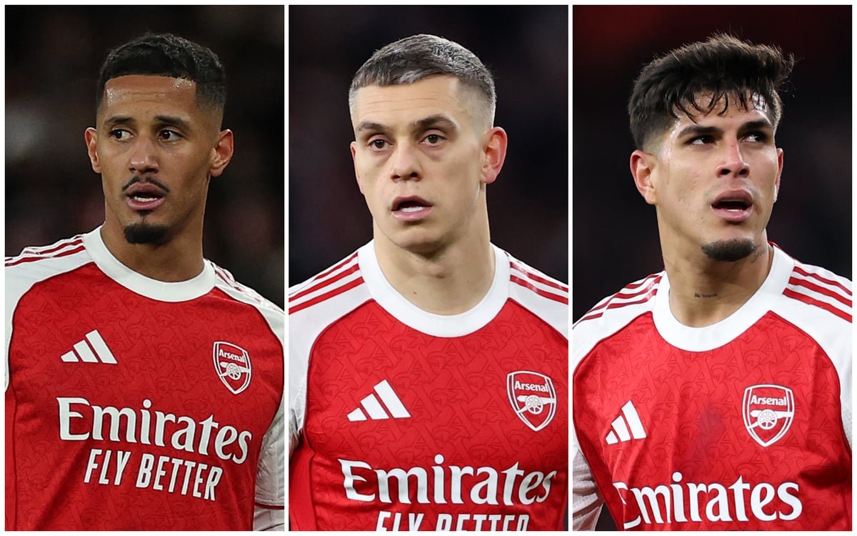 Arsenal defender injured on pitch