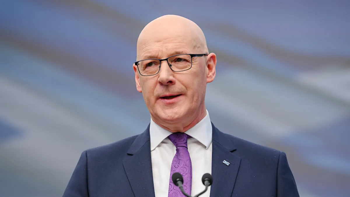 Image of the White House, with a description of the event, highlighting Swinney's decision to decline the invitation from Trump, and the implications for UK-US relations, with a focus on the changing political landscape