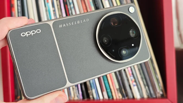 Oppo Find X9 Ultra phone with dual 200Mp Hasselblad cameras and 10x optical telephoto lens, available for free in the UK for Oppo Ambassadors