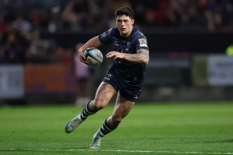 Bristol Bears players celebrating their win