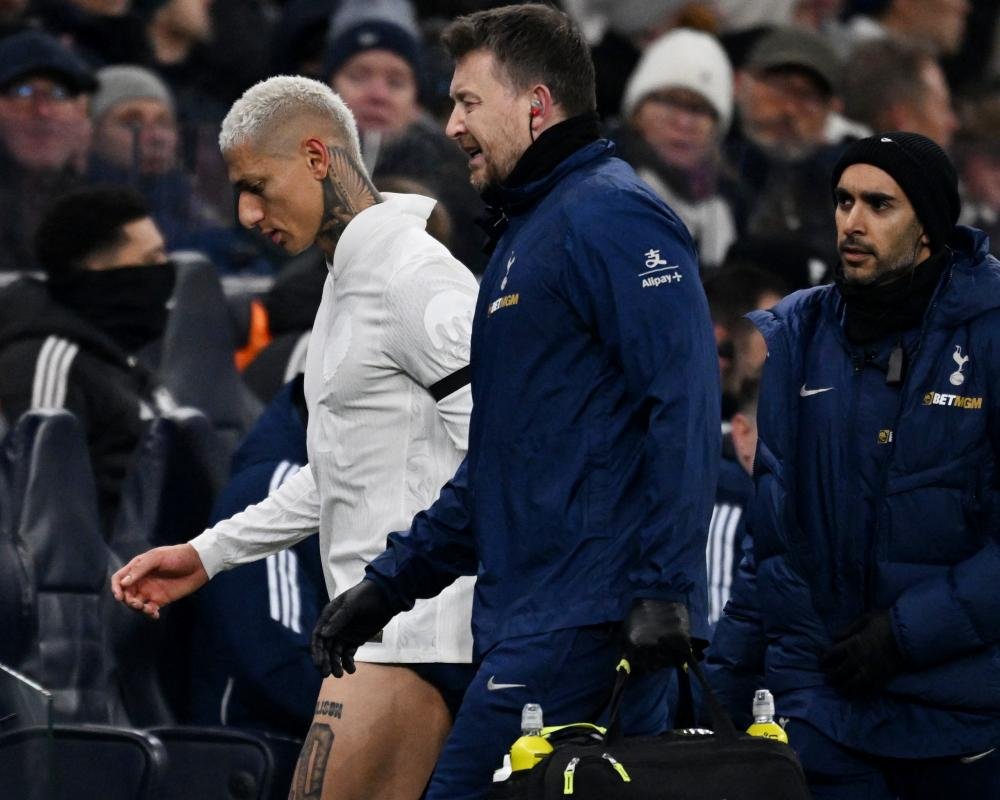 Tottenham Hotspur stadium with players in action
