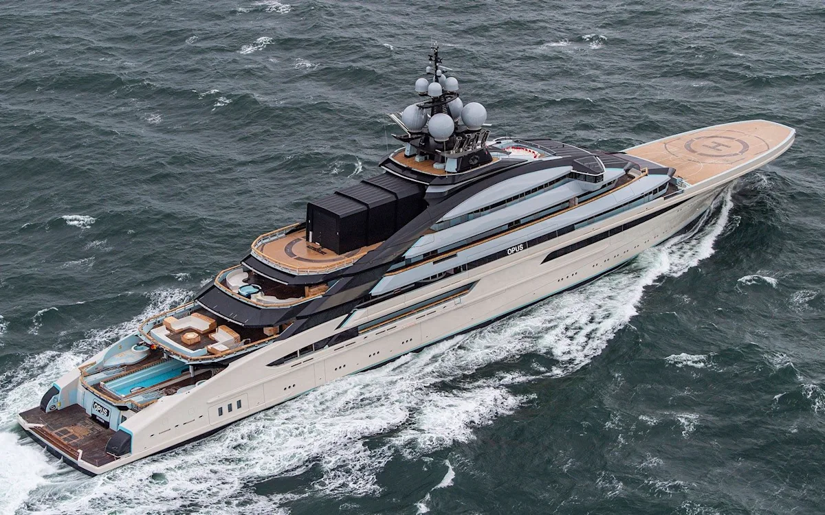 A Russian superyacht navigates the Strait of Hormuz, despite the ongoing blockade in the region, highlighting the complexities of international maritime law and the behaviour of nations in the face of adversity, with the primary keyword being Russian superyacht