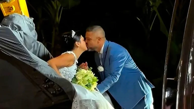 The bride's unforgettable wedding arrival, featuring a luxurious vintage car and a beautiful wedding dress, with the primary keyword 'wedding arrival' in a stunning outdoor setting with vibrant colours and lush greenery