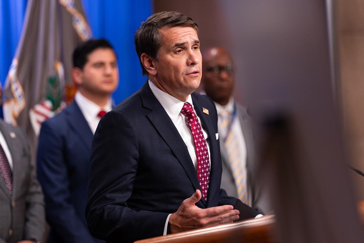 Trump photo removed from Epstein file