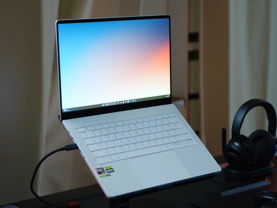 Asus ROG Zephyrus G14 gaming laptop with RTX 5070 Ti