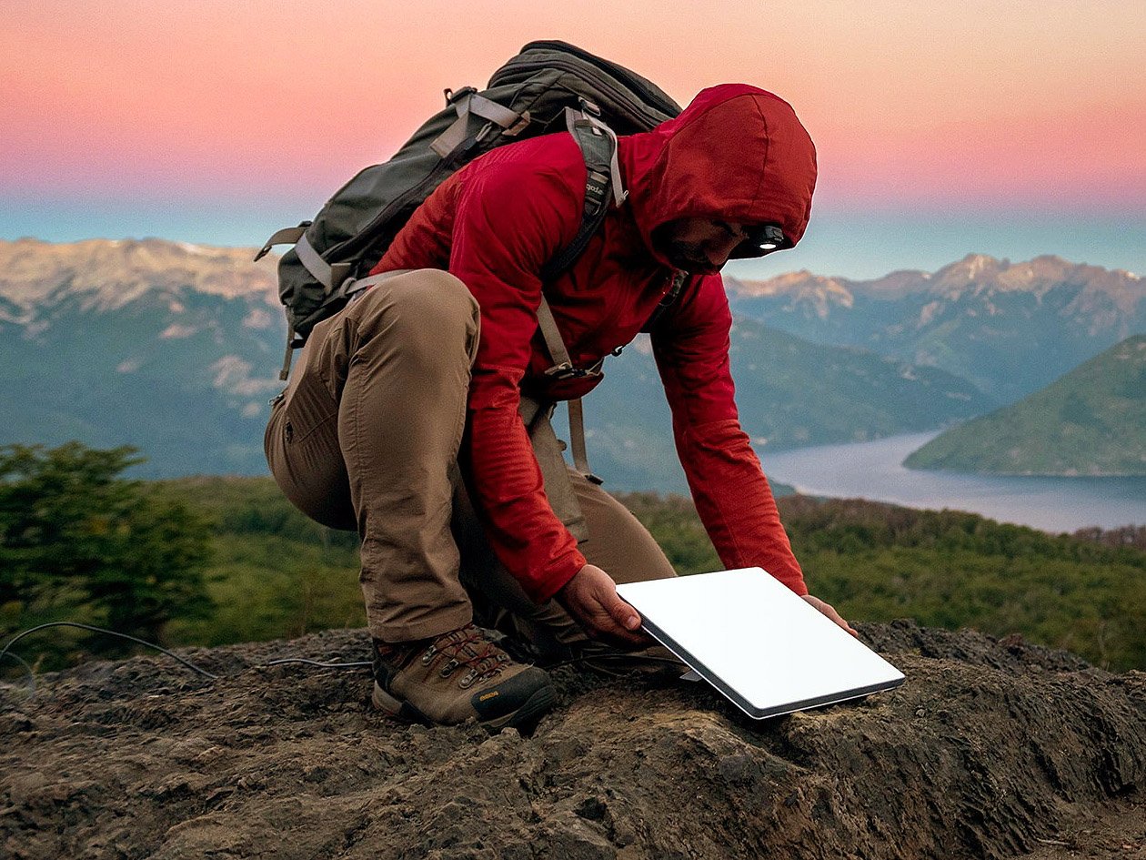 Starlink Mini dish with reduced price tag