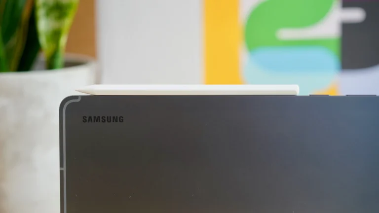 A photo of a Samsung Galaxy Tab with a cracked screen, symbolising the device's poor performance and lack of updates, with a UK cityscape in the background