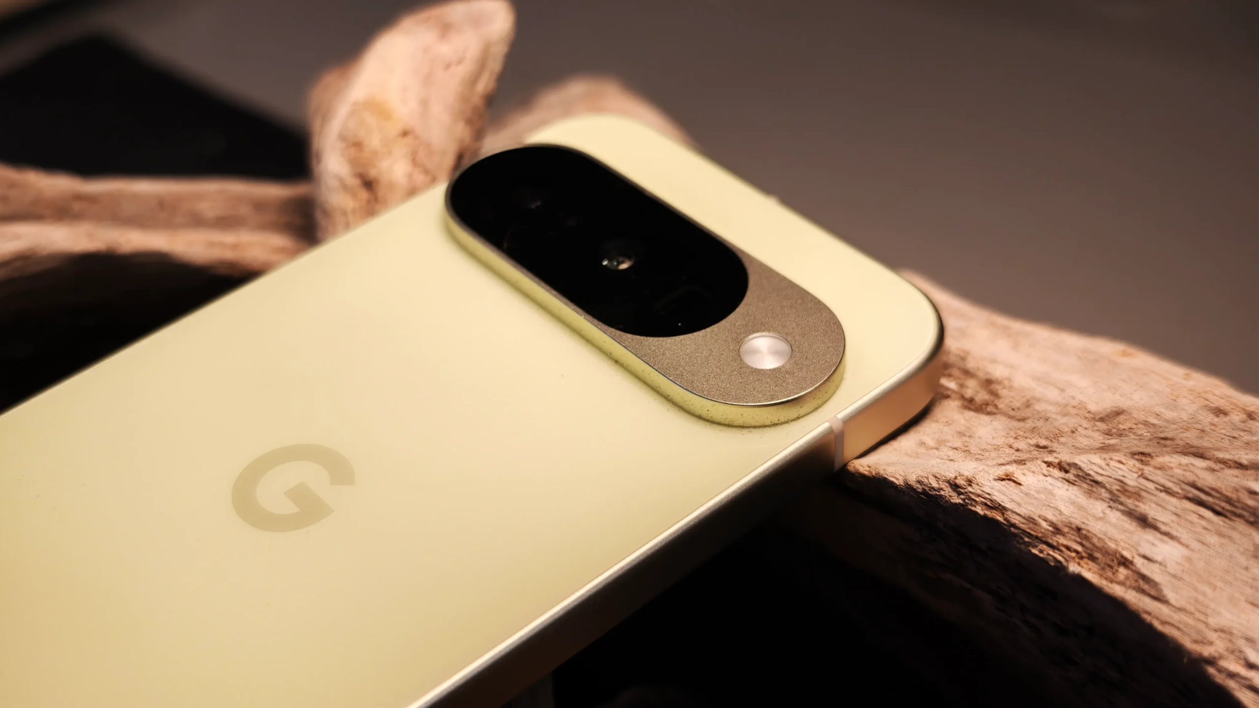 The Google Pixel 11 is set to revolutionize the smartphone market with its advanced AI features, sleek design, and improved performance. With a focus on user experience, the Pixel 11 is expected to deliver significant upgrades, including a thinner design, more RAM, and enhanced camera capabilities. The primary keyword phrase is Google Pixel 11 UK.