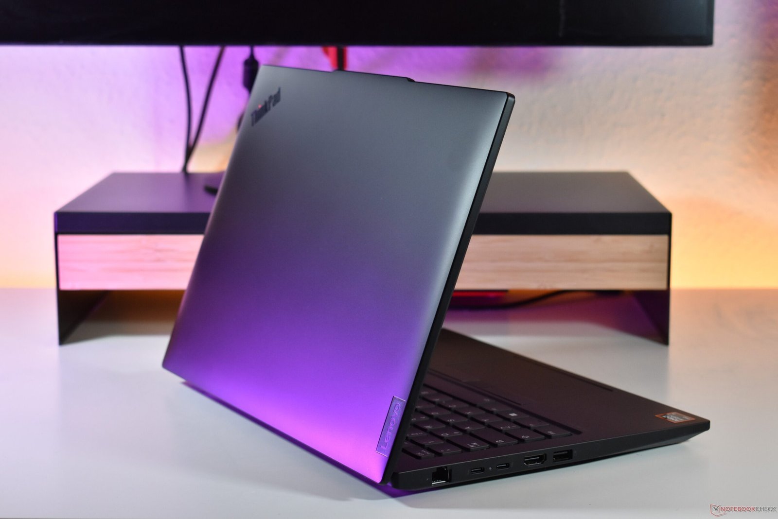 Lenovo ThinkPad L14 Gen 6 AMD laptop with a vibrant colour display, featuring the latest AMD CPUs and Krackan Point CPUs for enhanced performance and behaviour, perfect for professionals and individuals seeking a powerful device