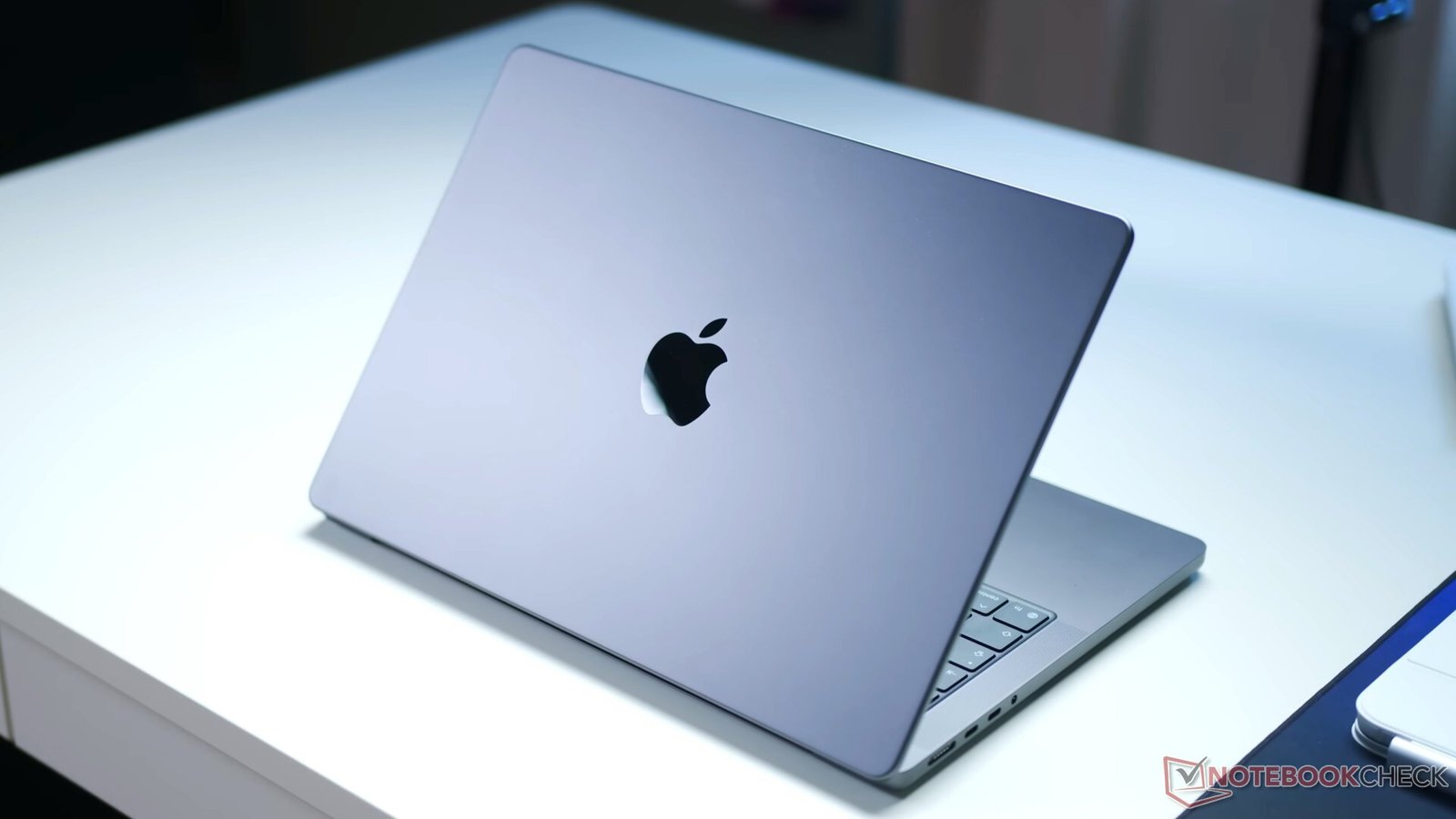 Apple M6 launch and 2026 Mac lineup featuring the latest MacBook and desktop models, showcasing innovative designs and cutting-edge features, set to revolutionise the Mac experience with enhanced performance and efficiency, as Apple continues to analyse and refine its product line, offering unparalleled processing speeds and sleeker designs.