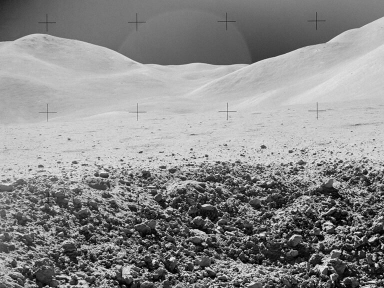 A descriptive image of the Moon's surface, with a focus on the primary keyword phrase NASA discovery, highlighting the novel method used to study the lunar terrain and its implications for our understanding of Earth's water composition and history