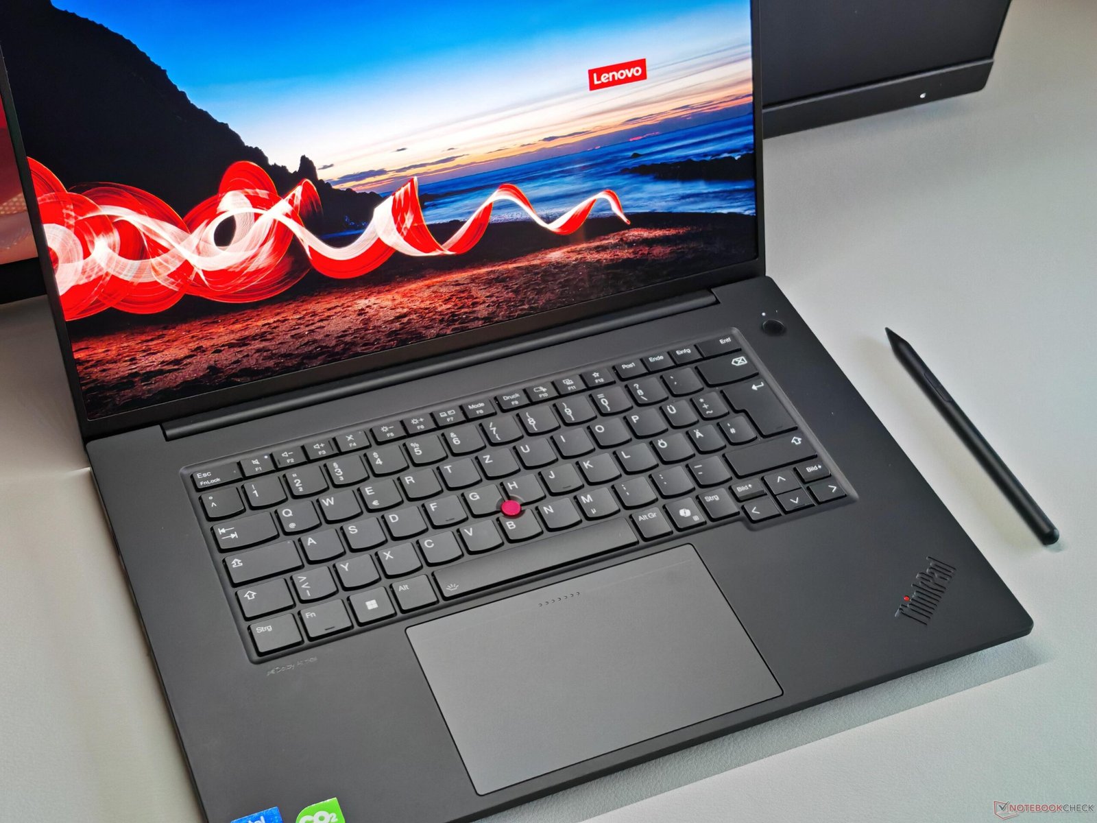 Lenovo ThinkPad T1g Gen 8 laptop with matt Tandem-OLED display and great keyboard, perfect for professionals and gamers, featuring CAMM2-RAM and durable construction, ideal for demanding tasks and everyday use