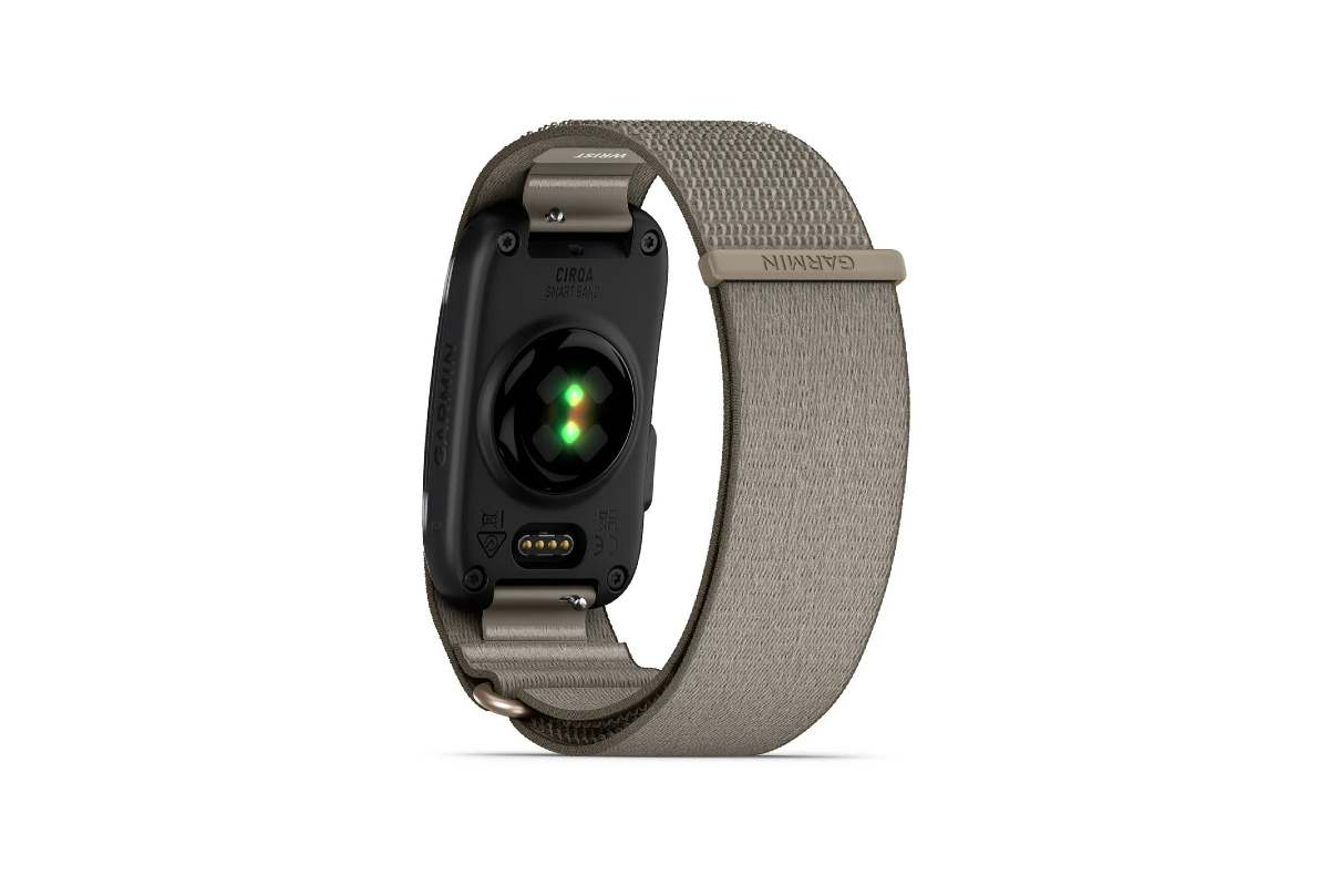 Garmin Cirqa smart band in four different colours