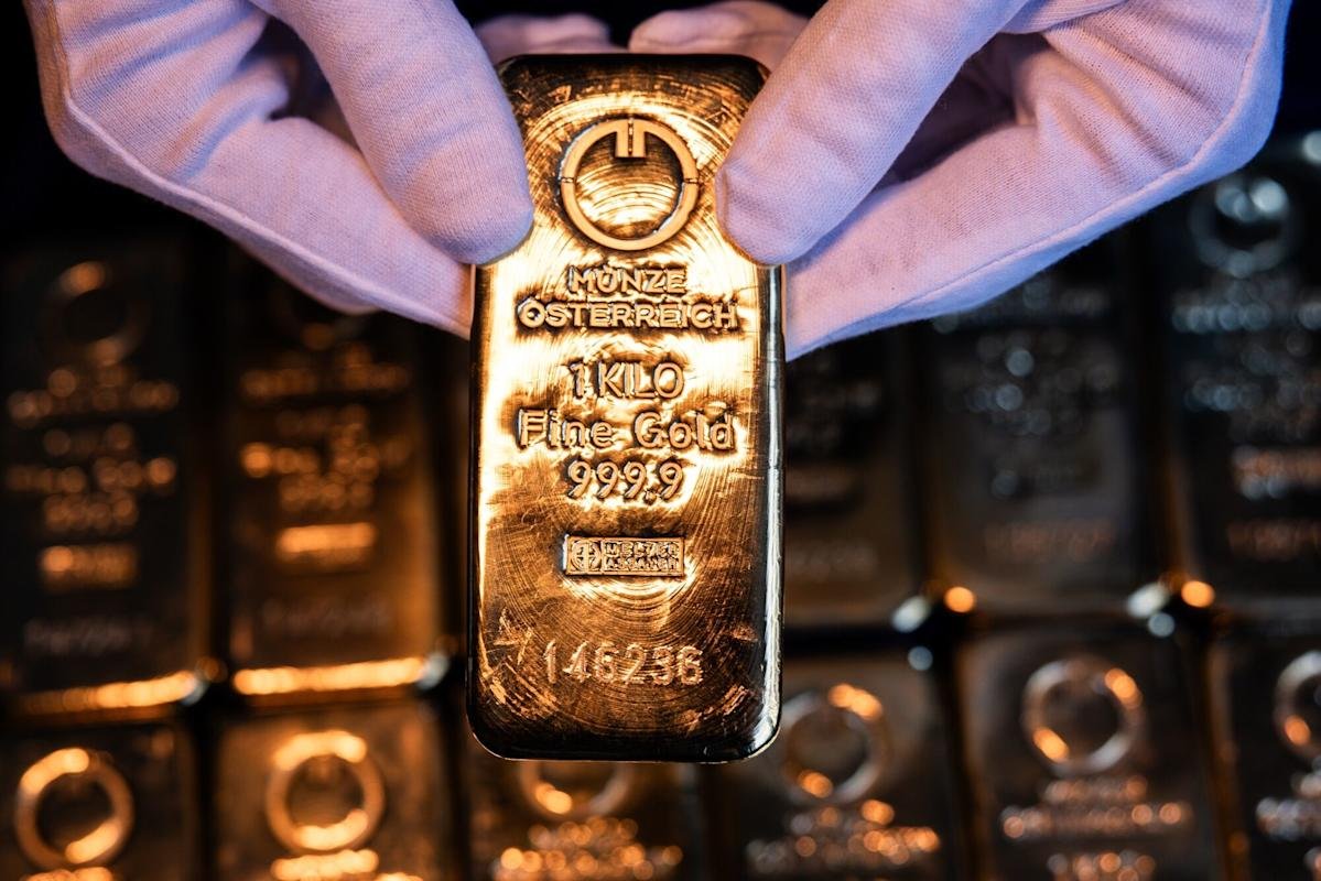 gold and silver prices hit record highs