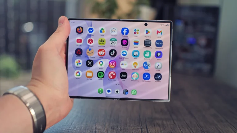 Samsung Galaxy Z Fold 8 in graphite color