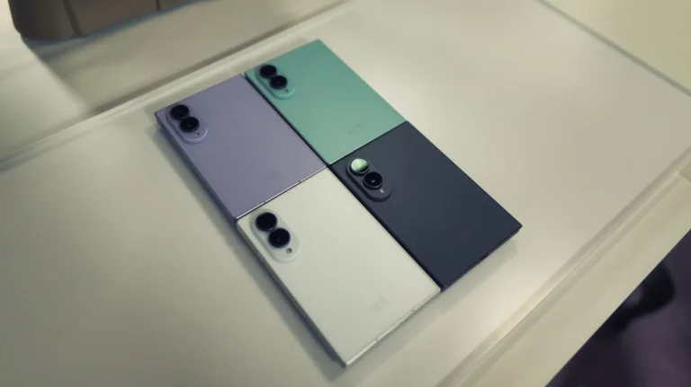 Samsung Galaxy Z Fold 8 in Pistachio