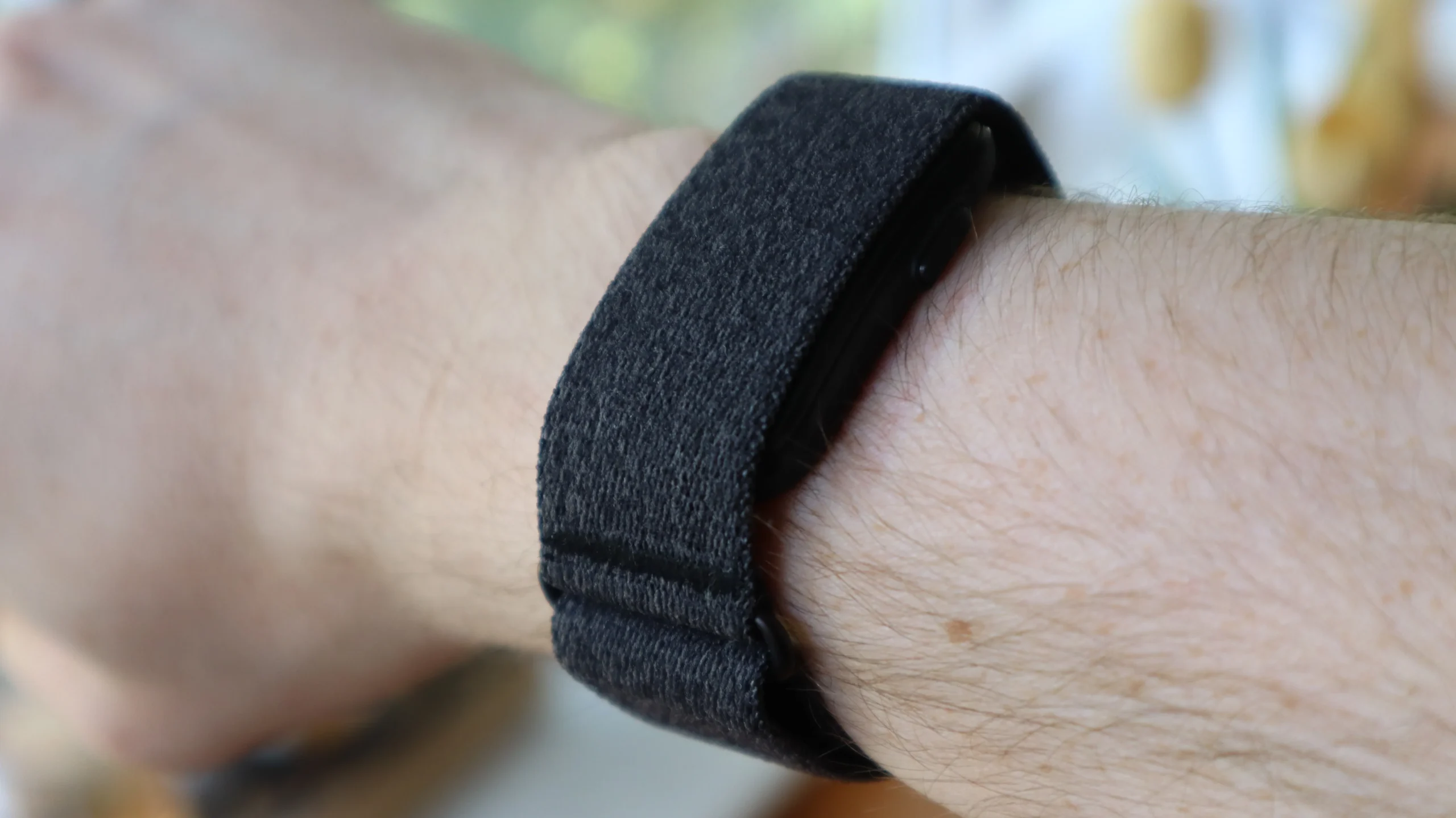 Garmin Cirqa smart band on wrist
