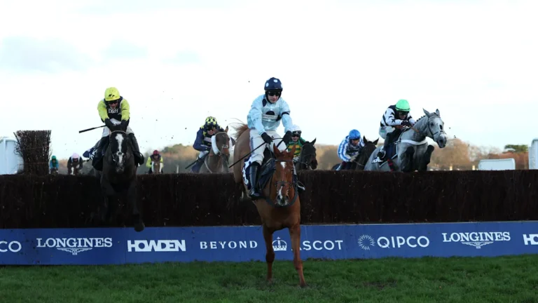 Deep Cave racing at Doncaster