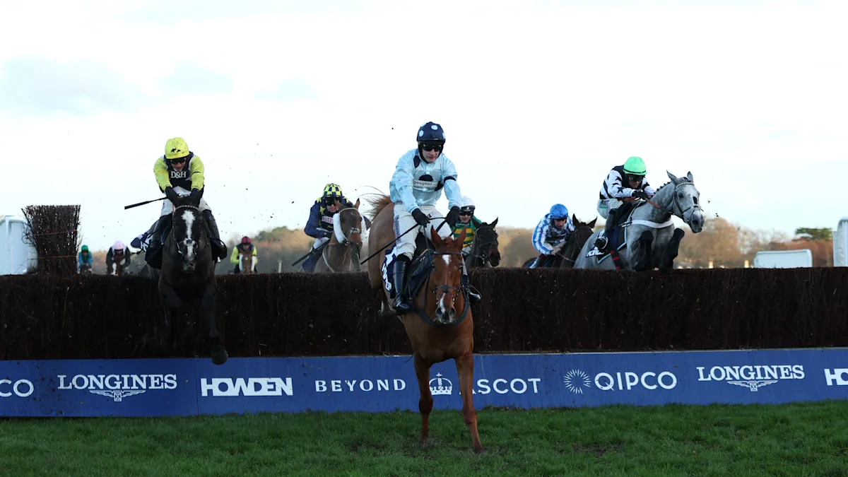 Deep Cave racing at Doncaster