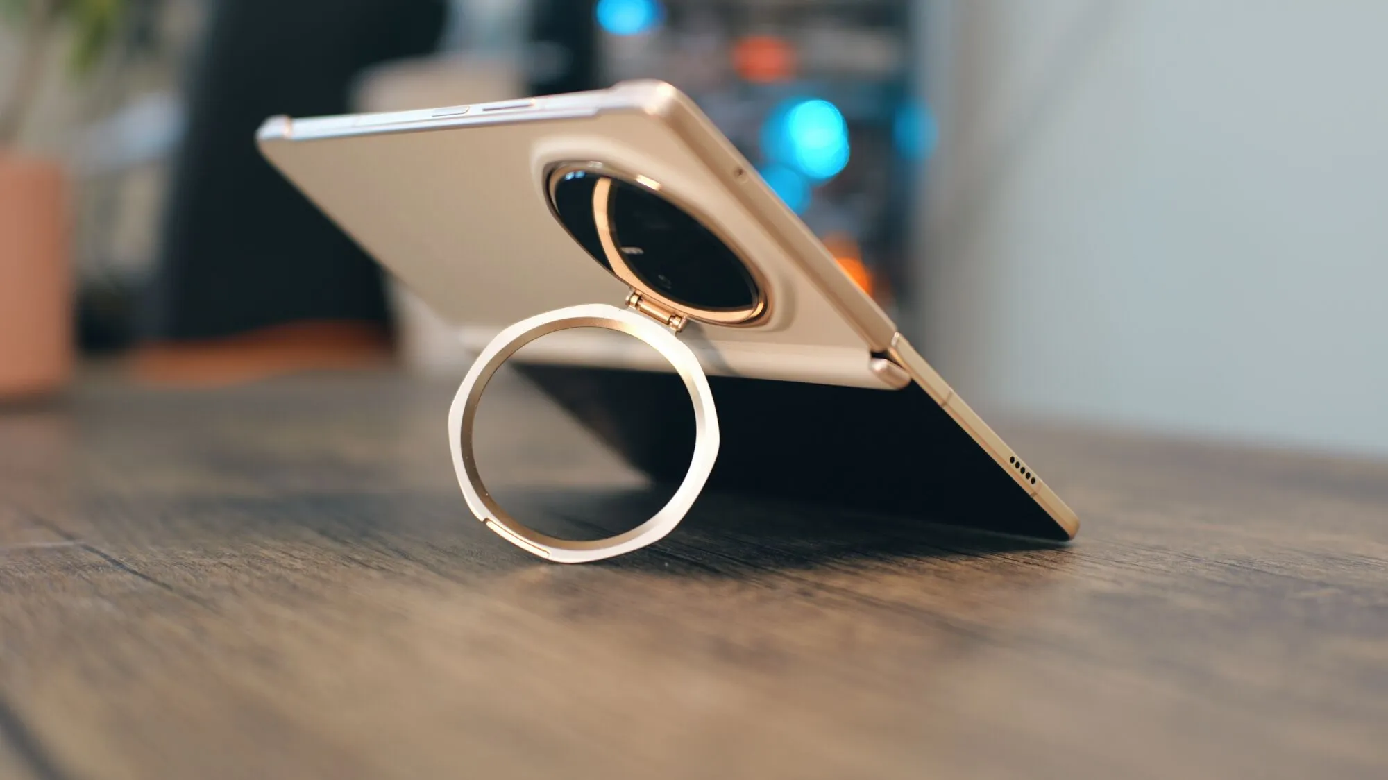 Render of the upcoming Honor wide foldable with dual screens and large battery