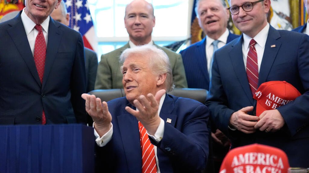 A graph showing the decline in corruption perception scores, with a red arrow pointing downwards, symbolising the rise of corruption and the erosion of democratic values, highlighting the need for transparency and accountability