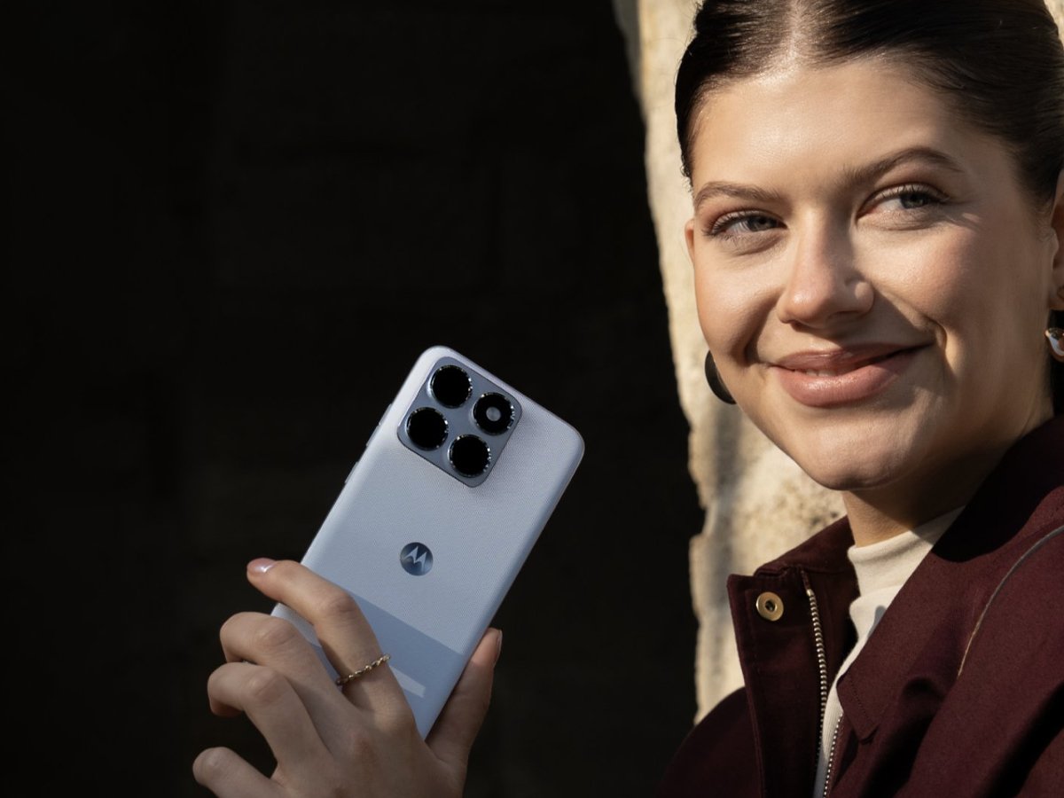 The Motorola Edge 70 Fusion smartphone is showcased in a leaked promo image, highlighting its sleek design and colour options, with the primary keyword being Motorola Edge 70 Fusion, a mid-range smartphone from Lenovo, featuring a powerful processor and ample storage, set to launch soon