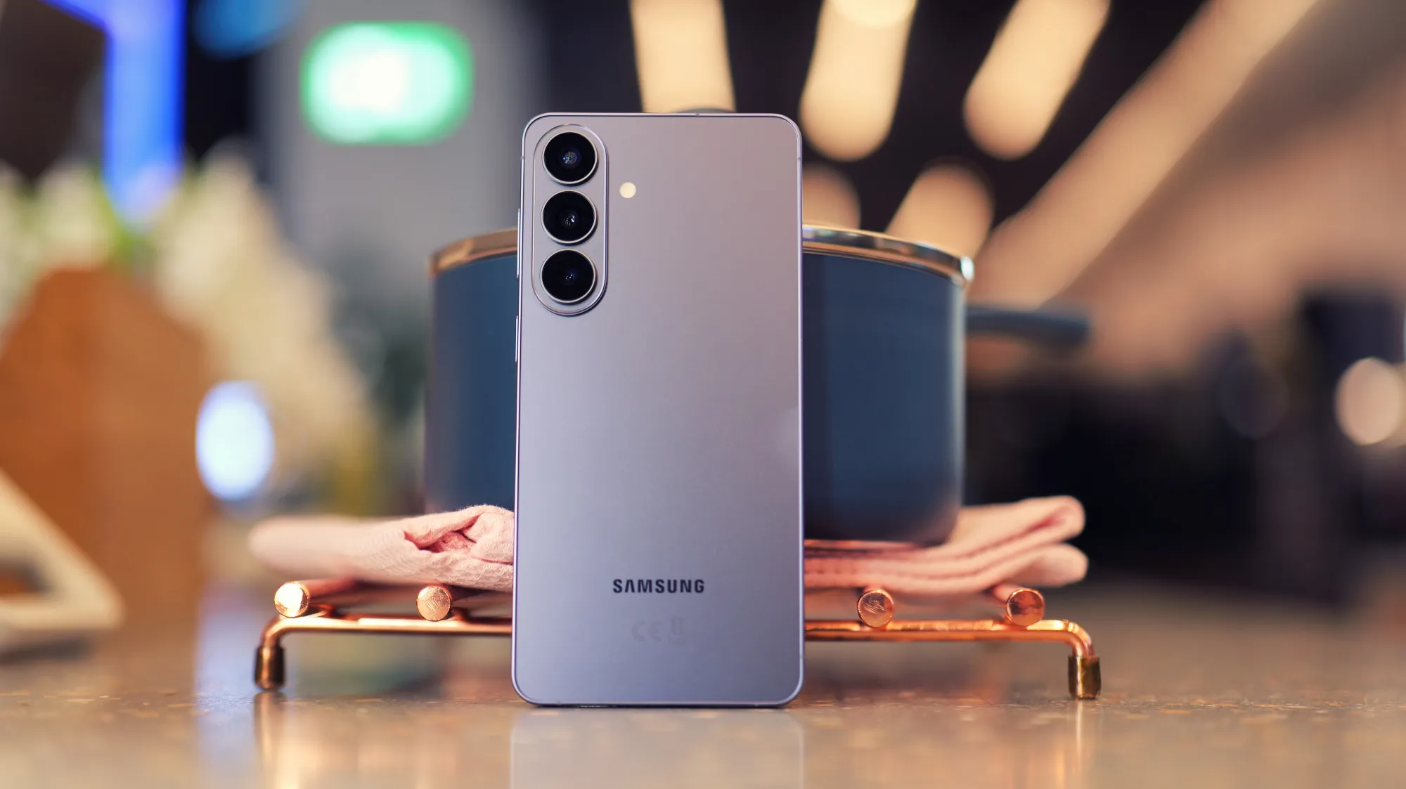 Samsung Galaxy S27 Plus missing UWB feature illustration