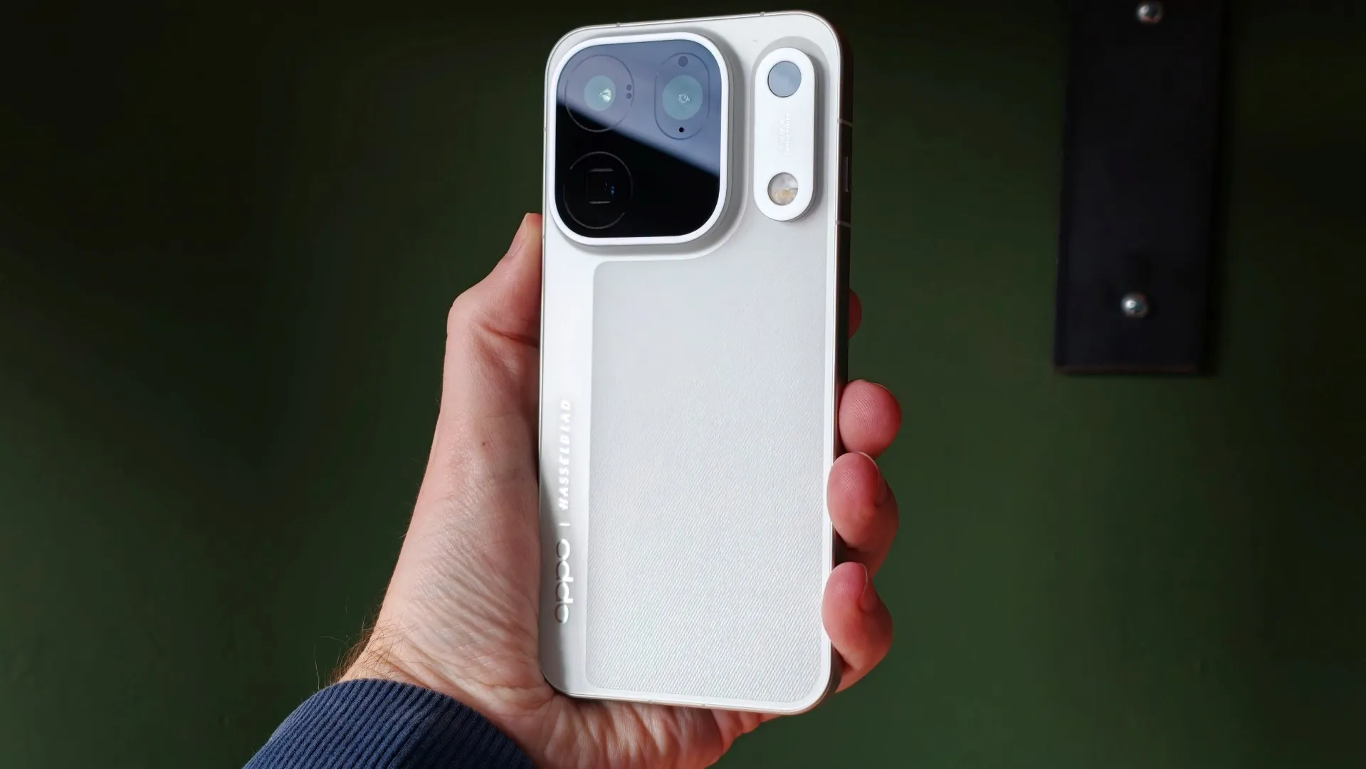 Sample photos taken with the Oppo Find X10 Pro Max triple 200MP camera system