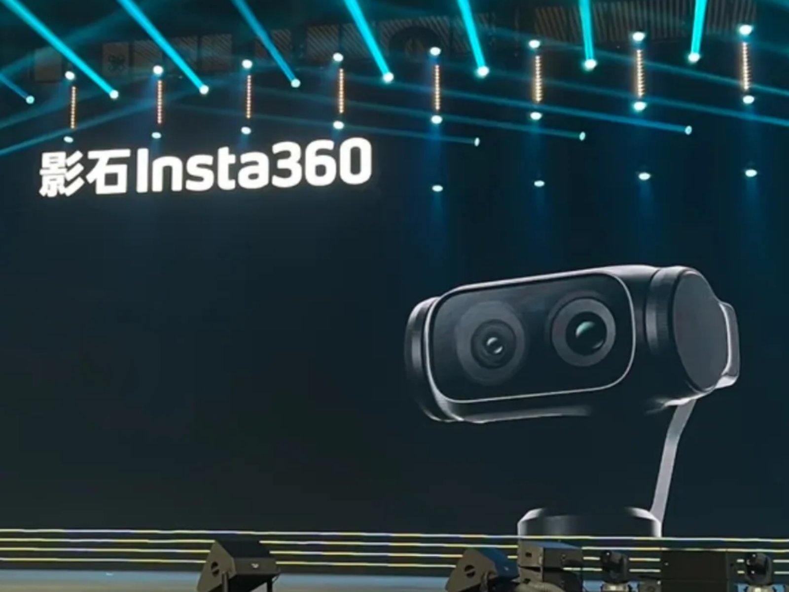 The Insta360 Luna vlogging camera boasts a 3x zoom module with two ISPs, delivering unparalleled image quality and making it an ideal choice for content creators and vloggers alike, with its sleek design and innovative features