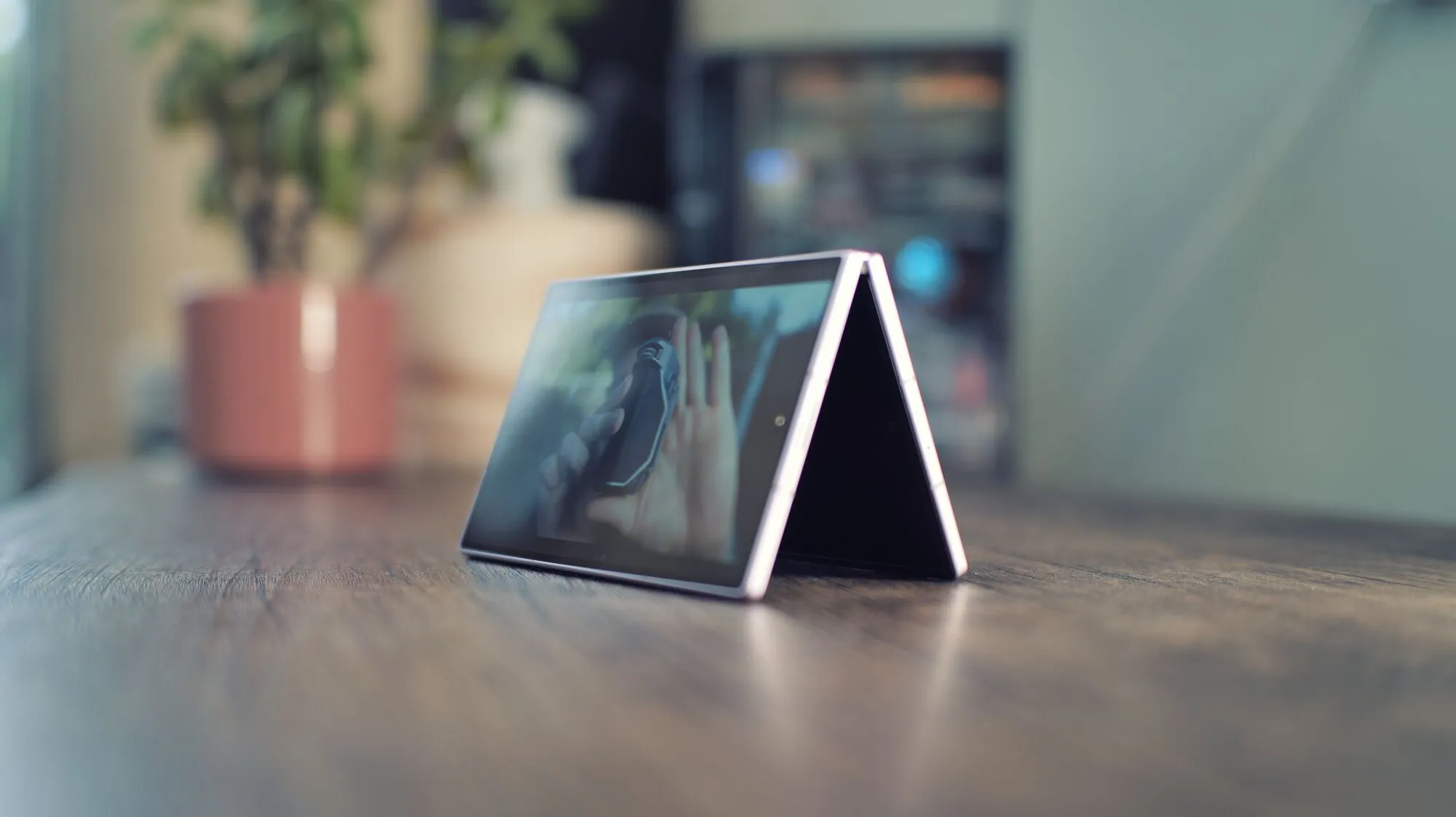 Concept illustration of a Samsung 17‑inch foldable Galaxy Tab with dual hinges