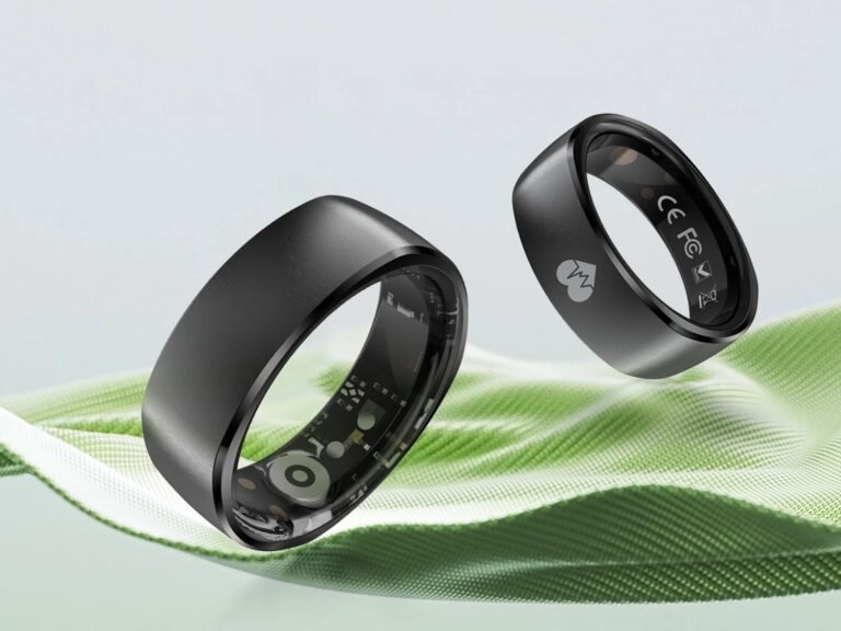 The Smalth Titanium Pro smart ring, a sleek and durable wearable device with ECG monitoring and a titanium shell, offering up to 12 days of battery life and a 10 ATM water resistance rating, ideal for tracking health and fitness