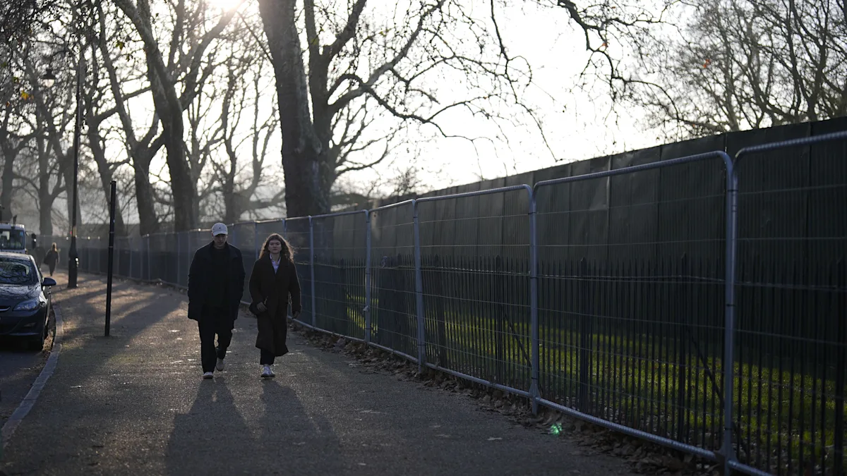 London park fencing for New Year's Eve