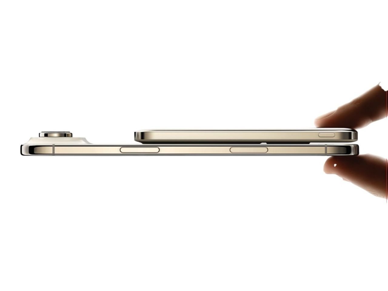 The BMX SolidSafe Air Qi2 wireless magnetic power bank, featuring a sleek titanium-reinforced body and advanced semi-solid-state cells, perfect for charging phones and electronics on-the-go with its impressive 20W wired and 15W wireless power delivery