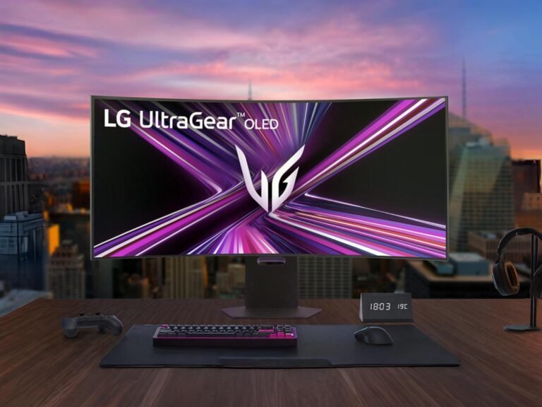 The LG UltraGear 45-inch 5K2K OLED gaming monitor features an extremely colour accurate OLED panel, WUHD resolution, and 800R curvature, making it ideal for immersive gaming with vibrant colours and crisp details, and is now available with a limited-time discount
