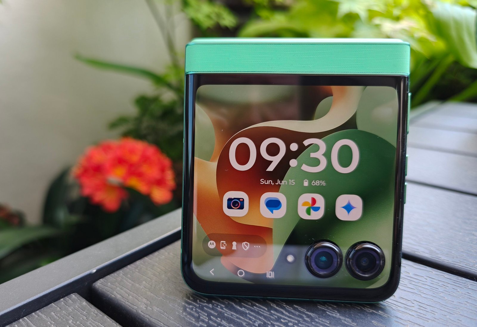 Motorola's Razr 2025 series with Android 16 update, featuring improved performance, enhanced security, and exciting new features, available on Verizon and T-Mobile networks, with a sleek colour scheme and user-friendly interface