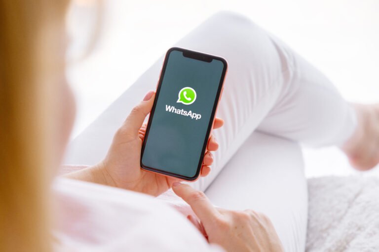 WhatsApp's new group message history feature allows new members to quickly catch up on recent conversations, with up to 100 messages shared manually, including timestamps and sender information, all while maintaining end-to-end encryption for data protection and privacy.
