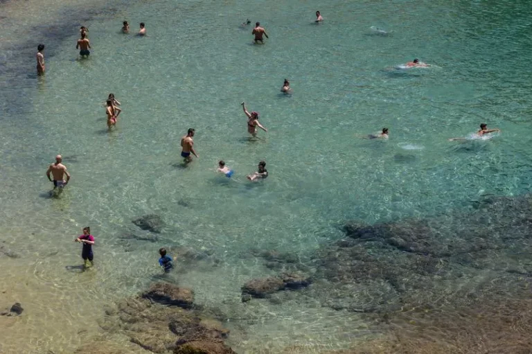 canary islands travel restrictions uk