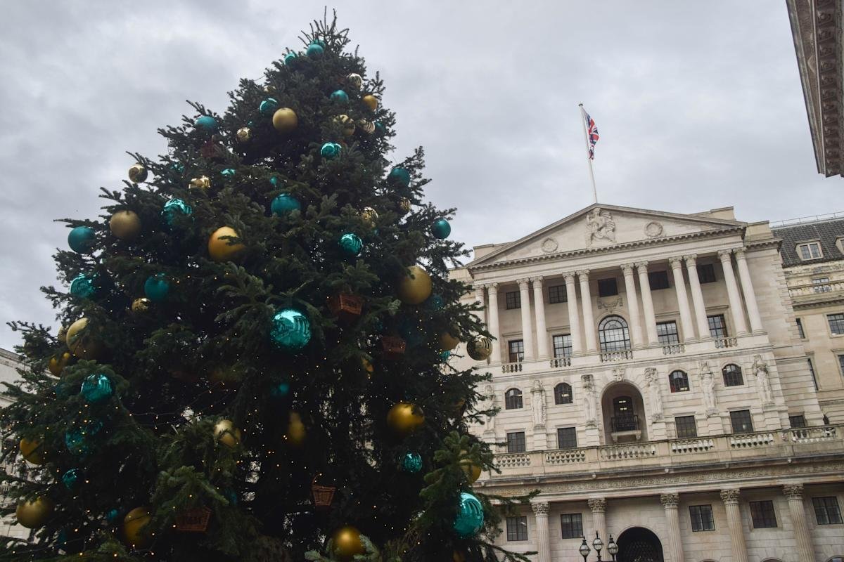 UK interest rates cut to lowest level