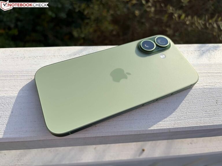 Apple iPhone 18 Pro and iPhone 18 in trial production, featuring new cameras and powerful processors, with a focus on the iPhone 18 Pro