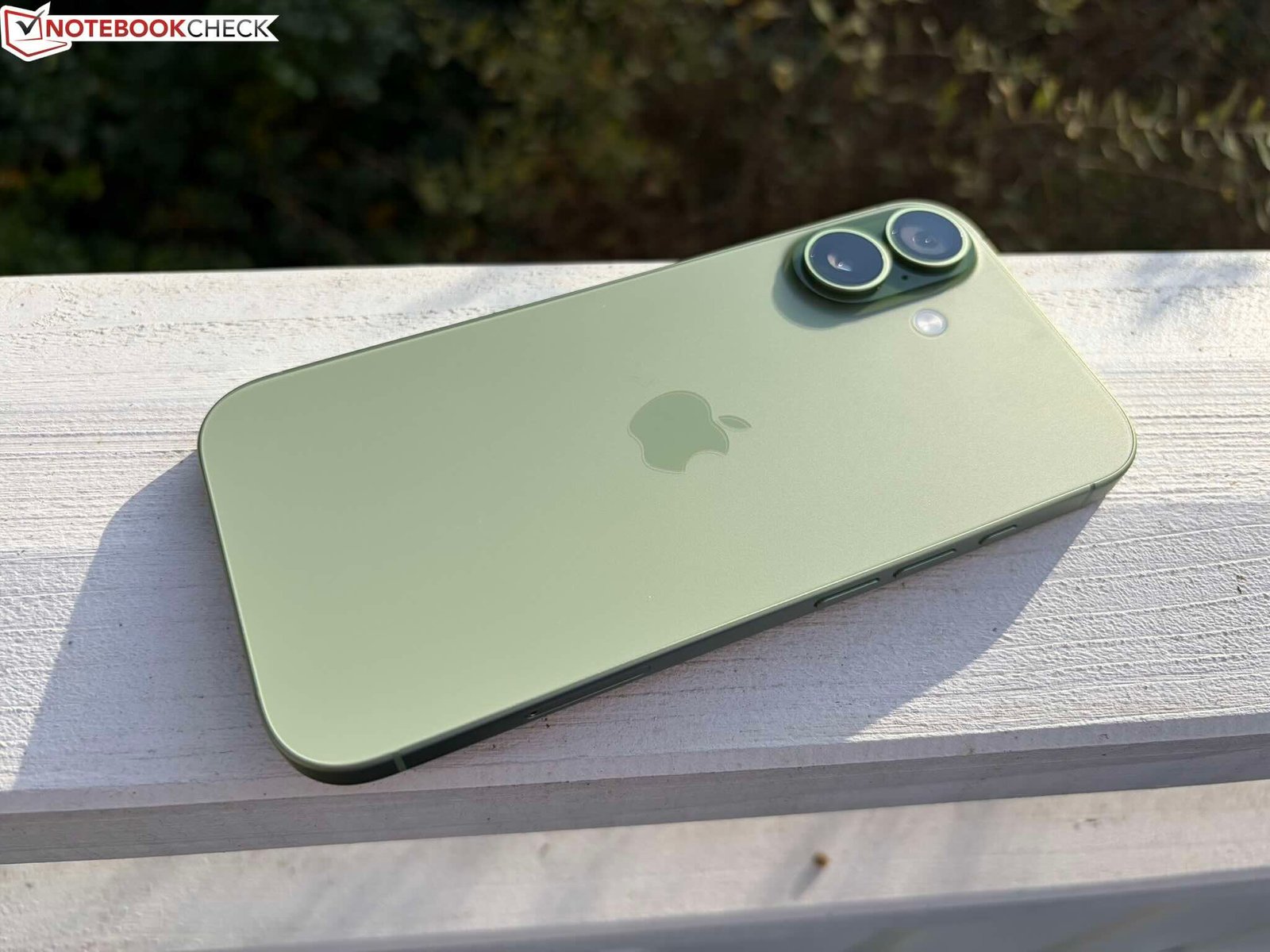 Apple iPhone 18 Pro and iPhone 18 in trial production, featuring new cameras and powerful processors, with a focus on the iPhone 18 Pro
