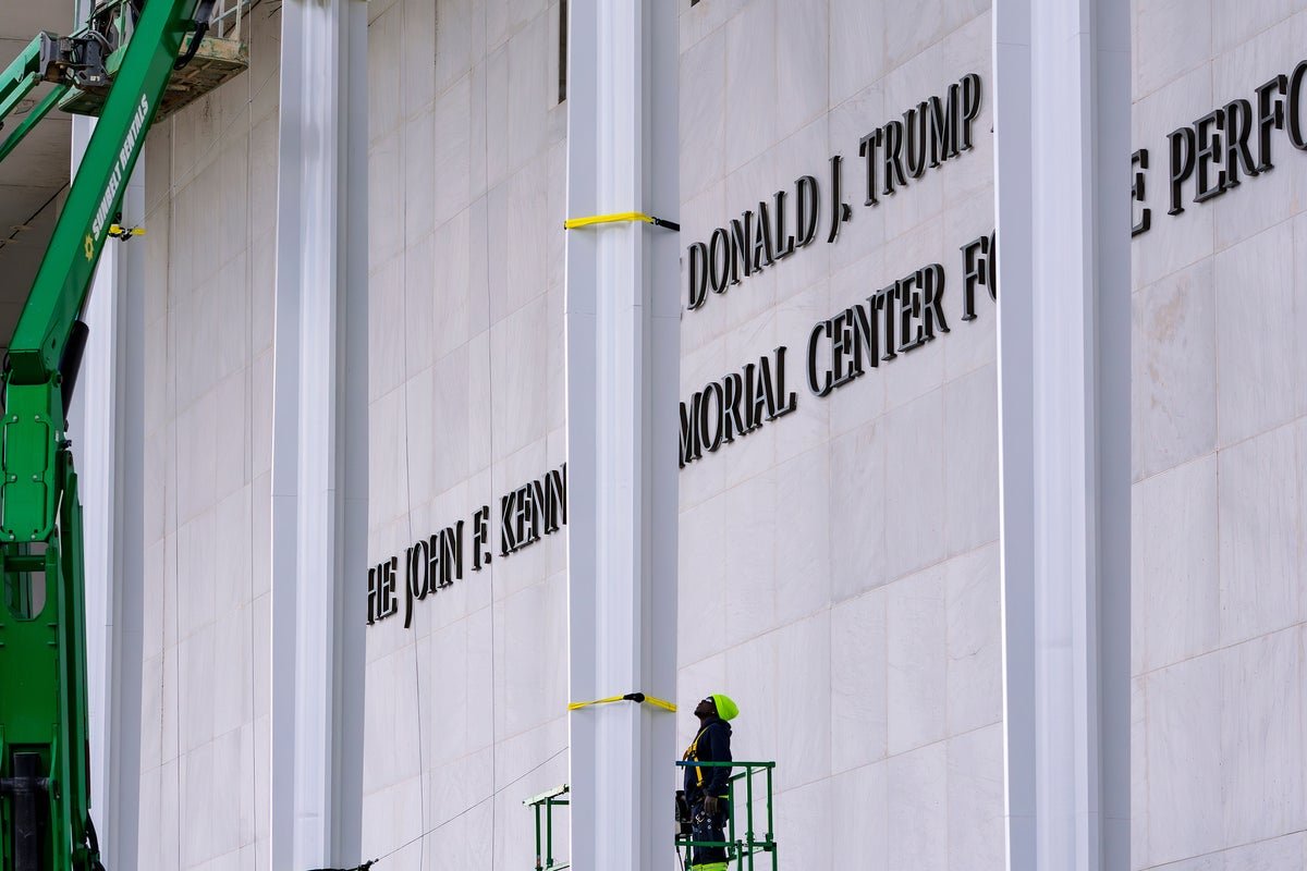 Kennedy Center protest against Trump's name