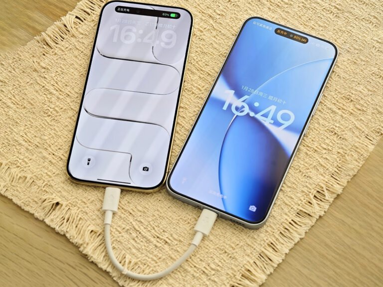 Xiaomi 6A Automatic Reverse Charging Data Cable with 120W fast charging, featuring a durable build and compact 16cm design, perfect for daily use and travel, with reverse charging capability and USB-C connectivity