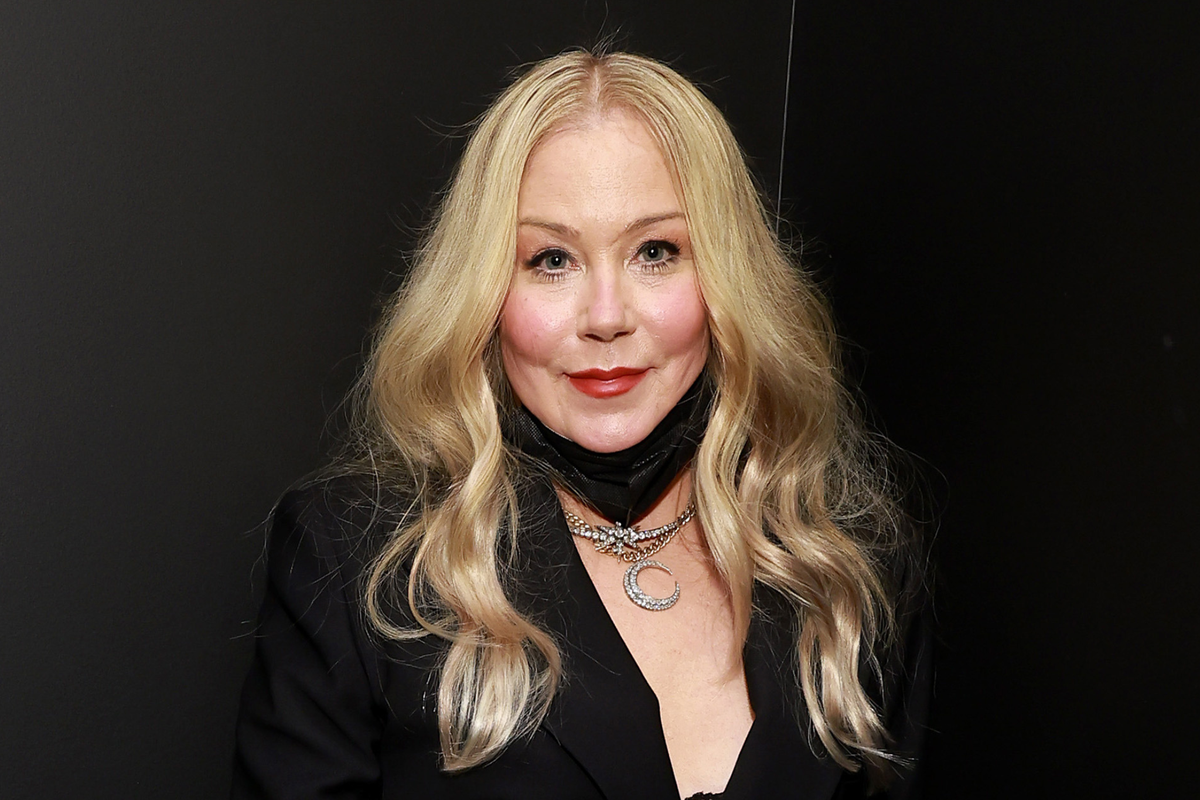 Christina Applegate and Brad Pitt at an awards show, with a rockstar in the background, highlighting the moment she ditched him for a life of rock and roll, with a focus on Christina Applegate